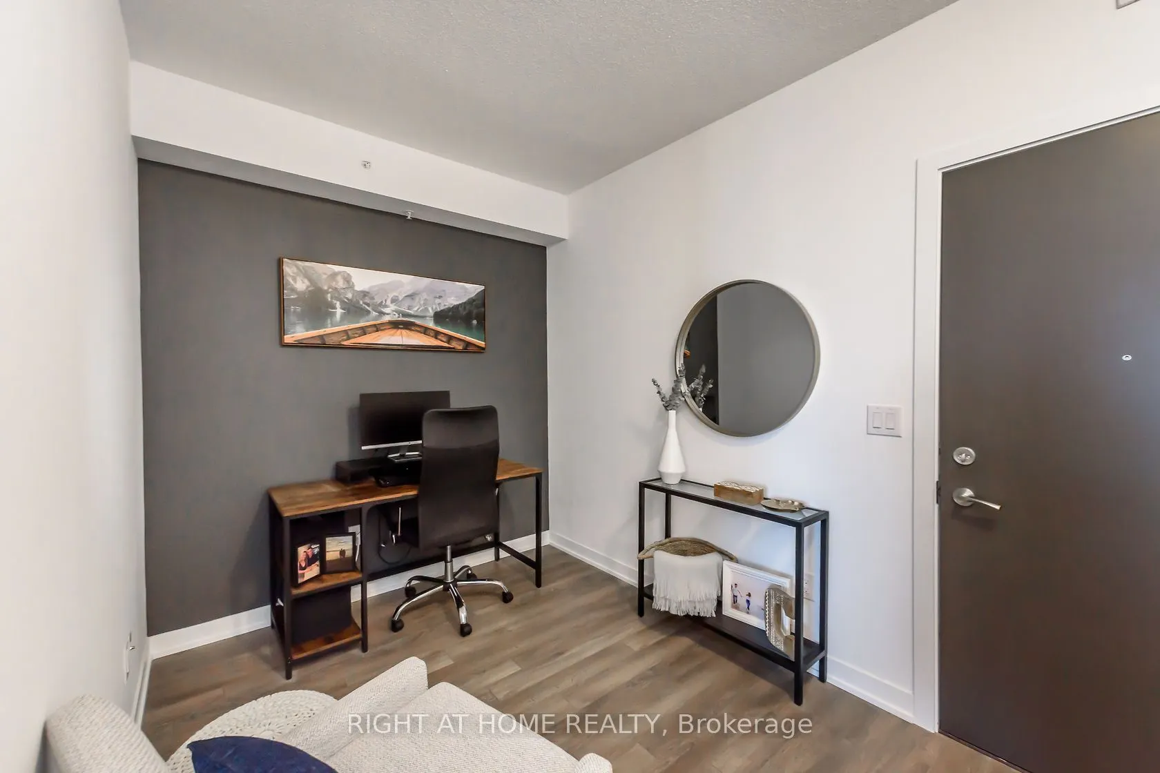 550 North Service Road, #714