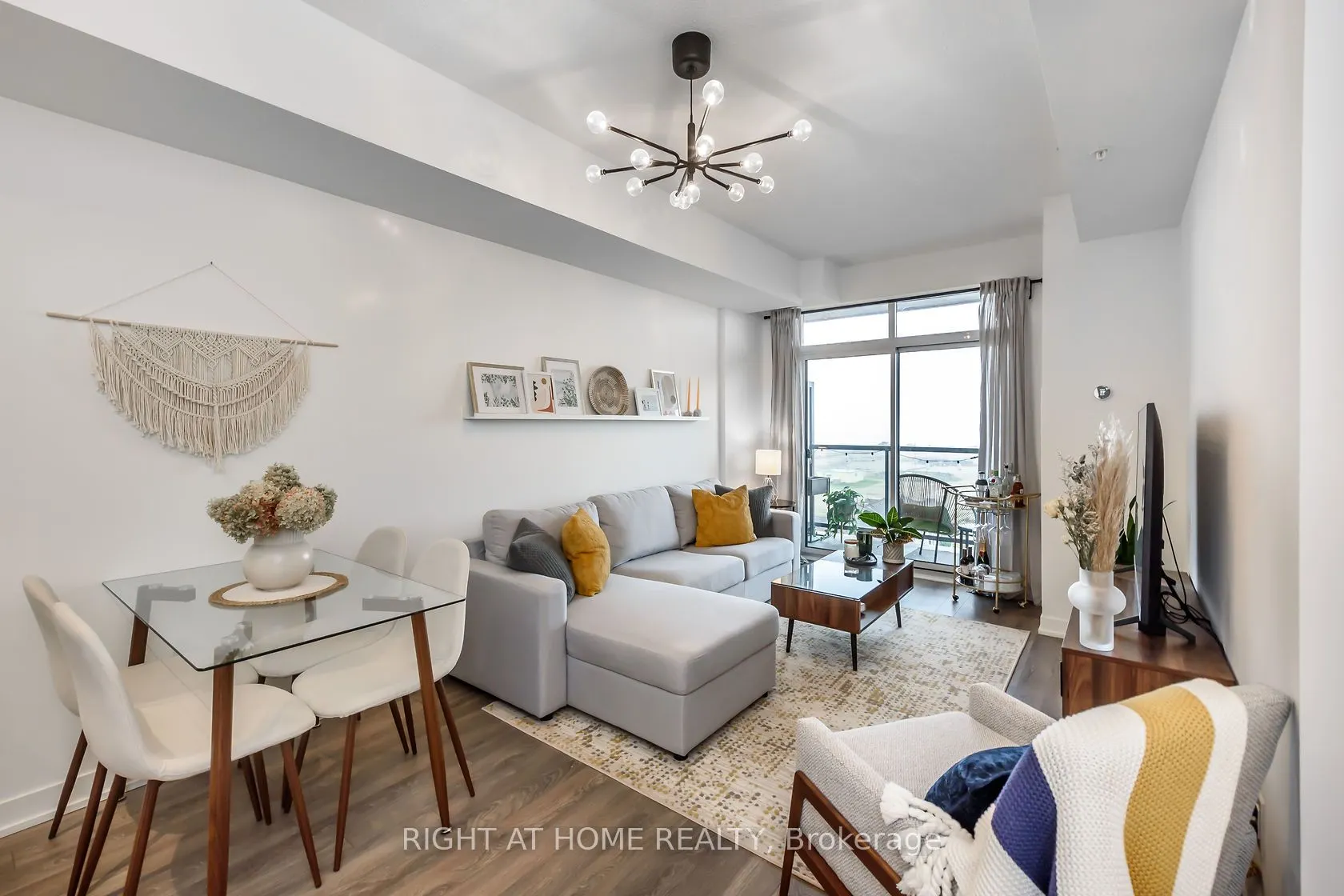 550 North Service Road, #714