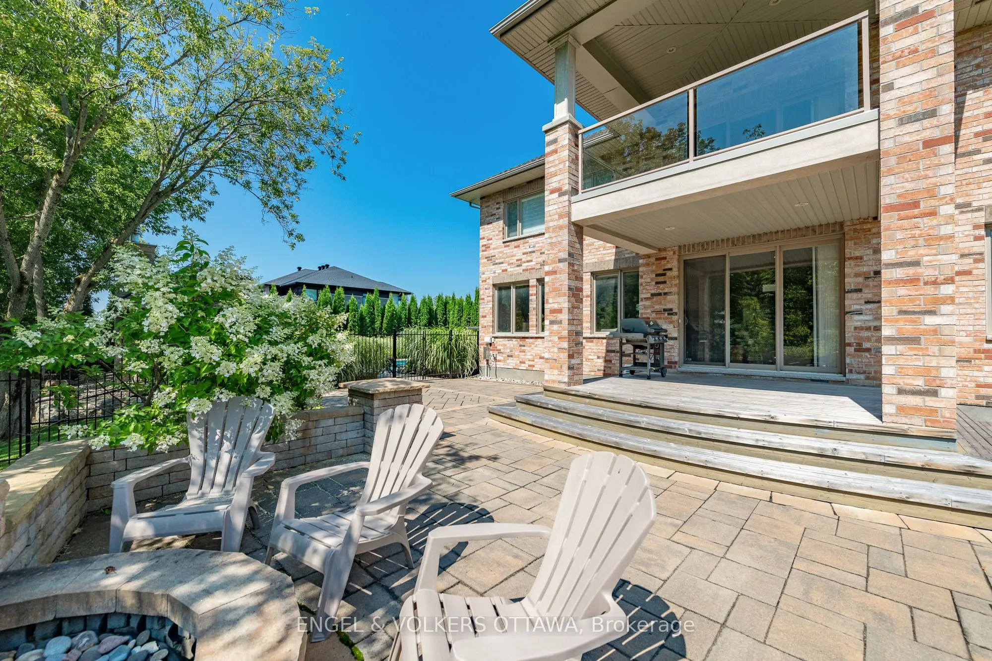 110 GRAY WILLOW Place