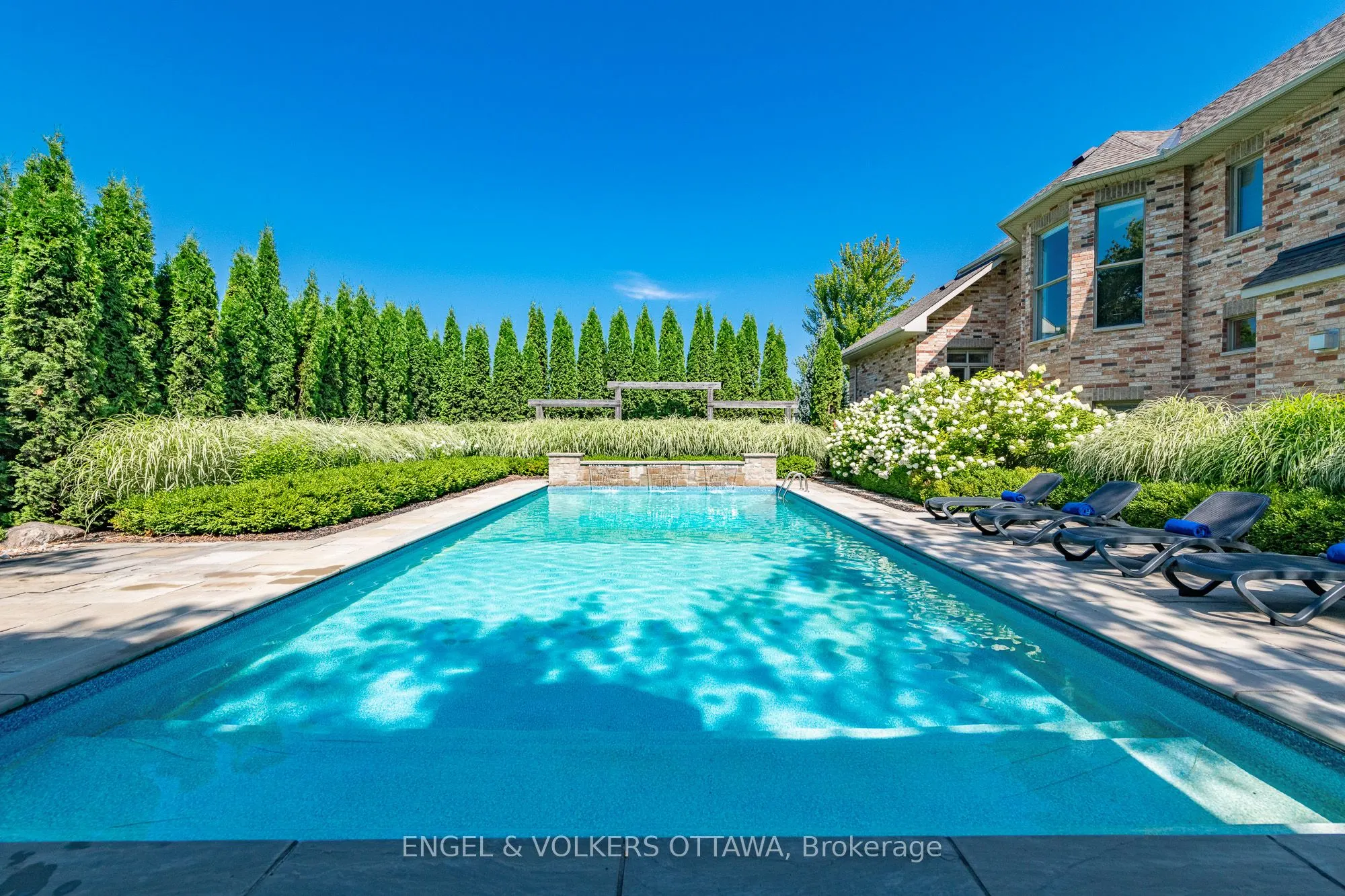 110 GRAY WILLOW Place