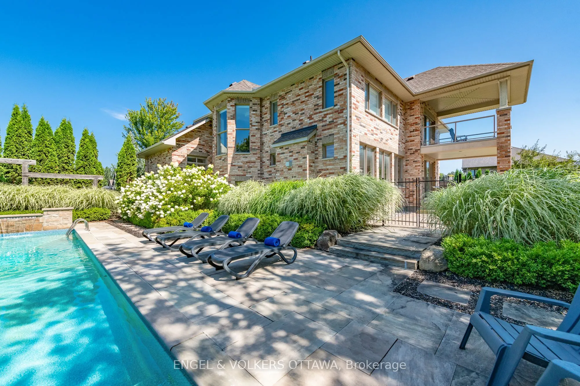 110 GRAY WILLOW Place