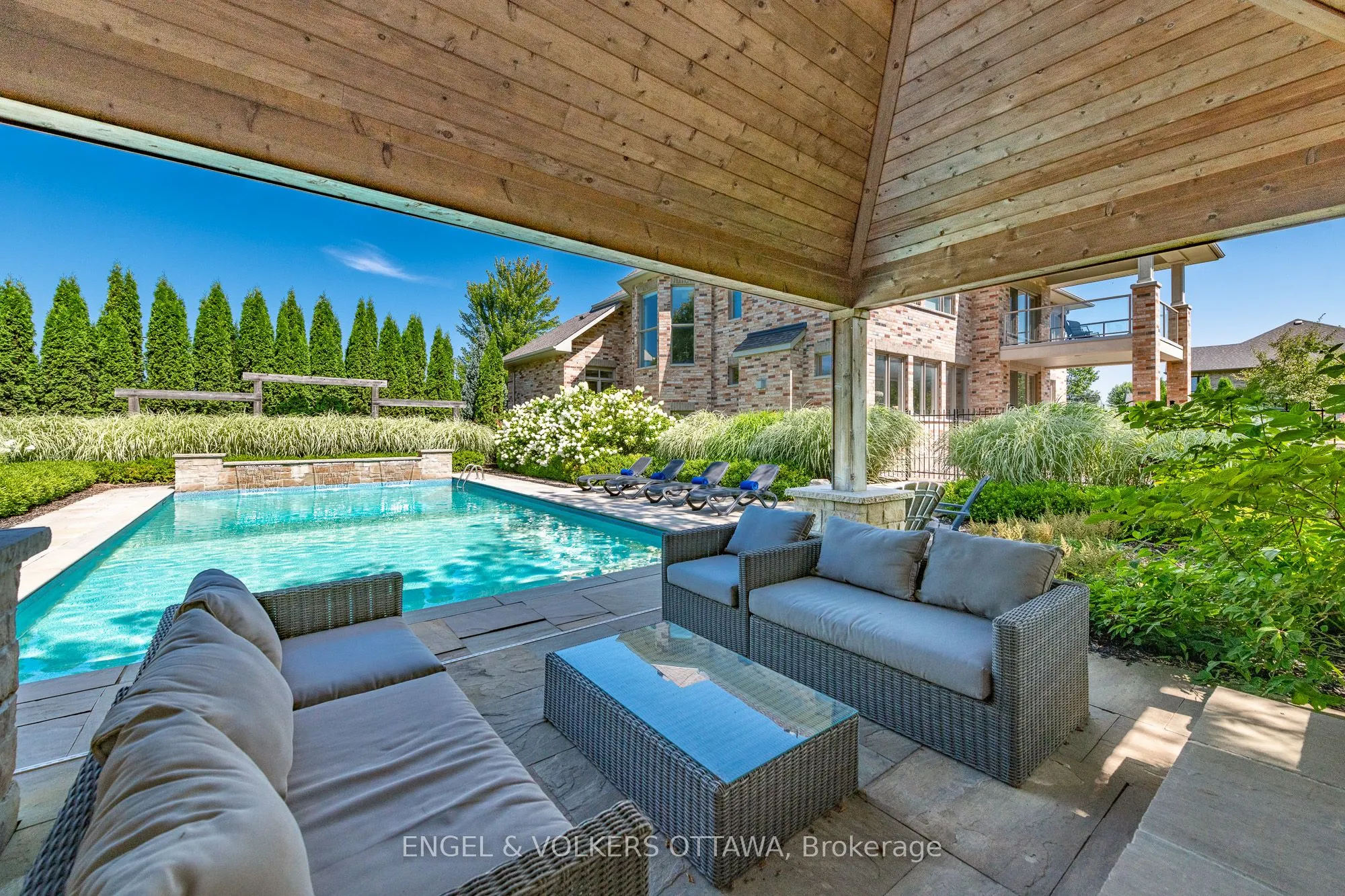 110 GRAY WILLOW Place