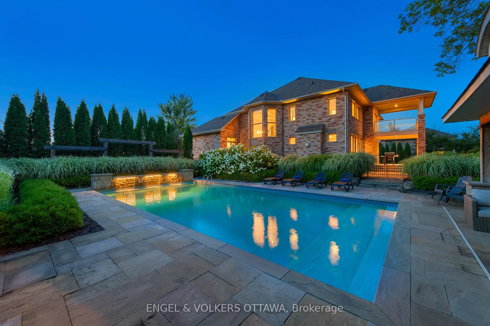 110 GRAY WILLOW Place