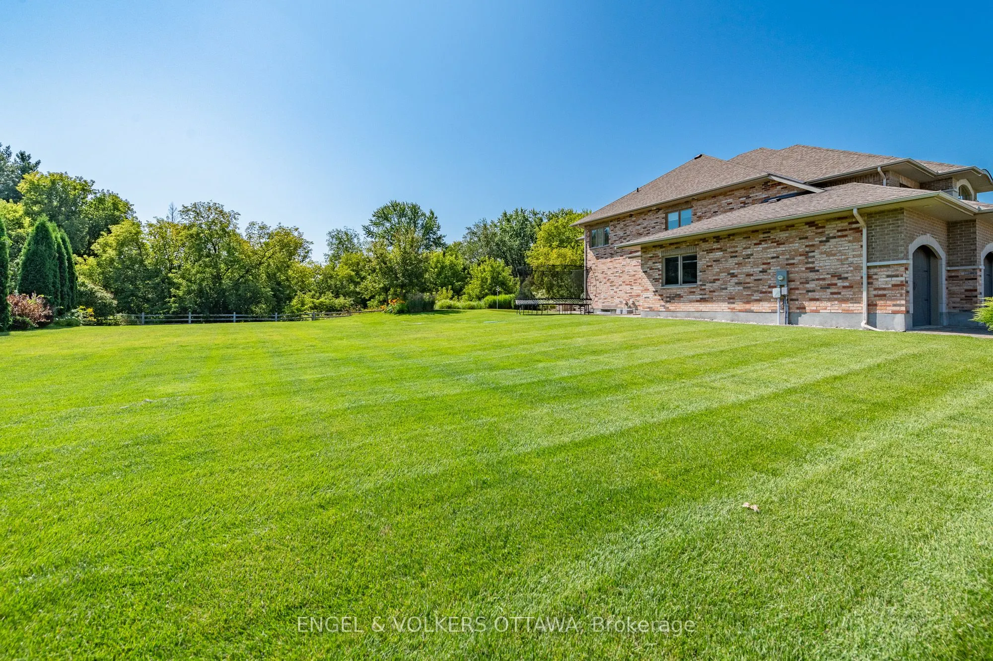 110 GRAY WILLOW Place
