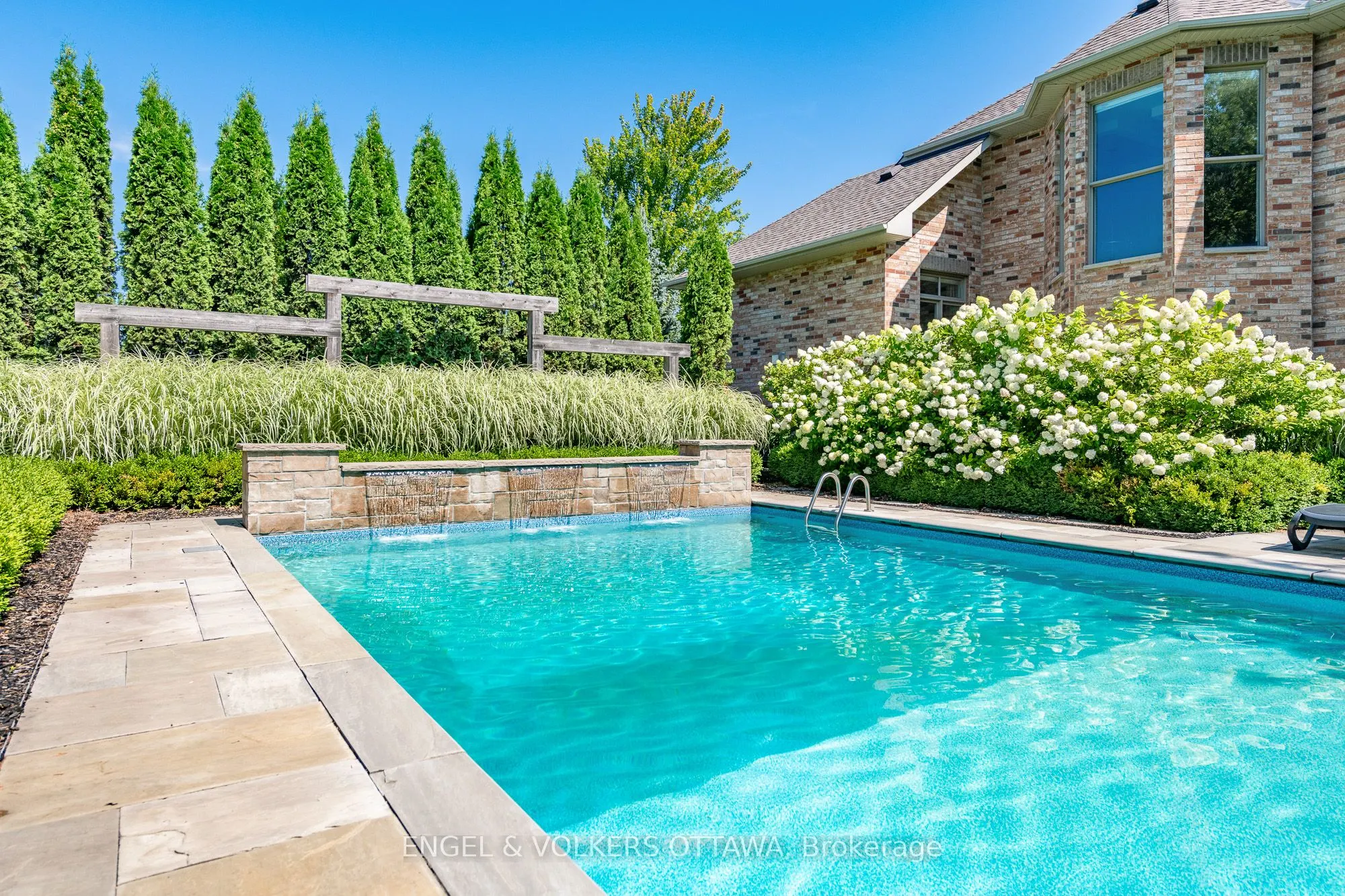 110 GRAY WILLOW Place
