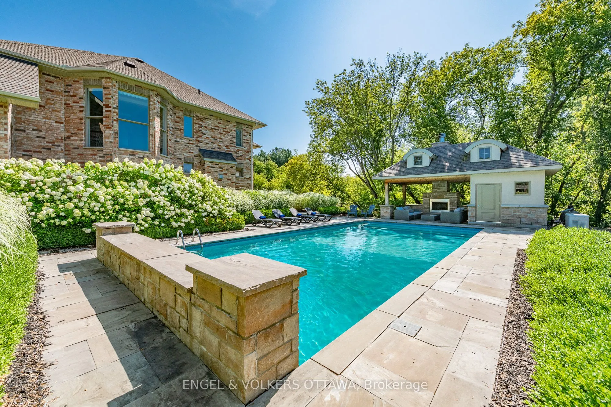 110 GRAY WILLOW Place