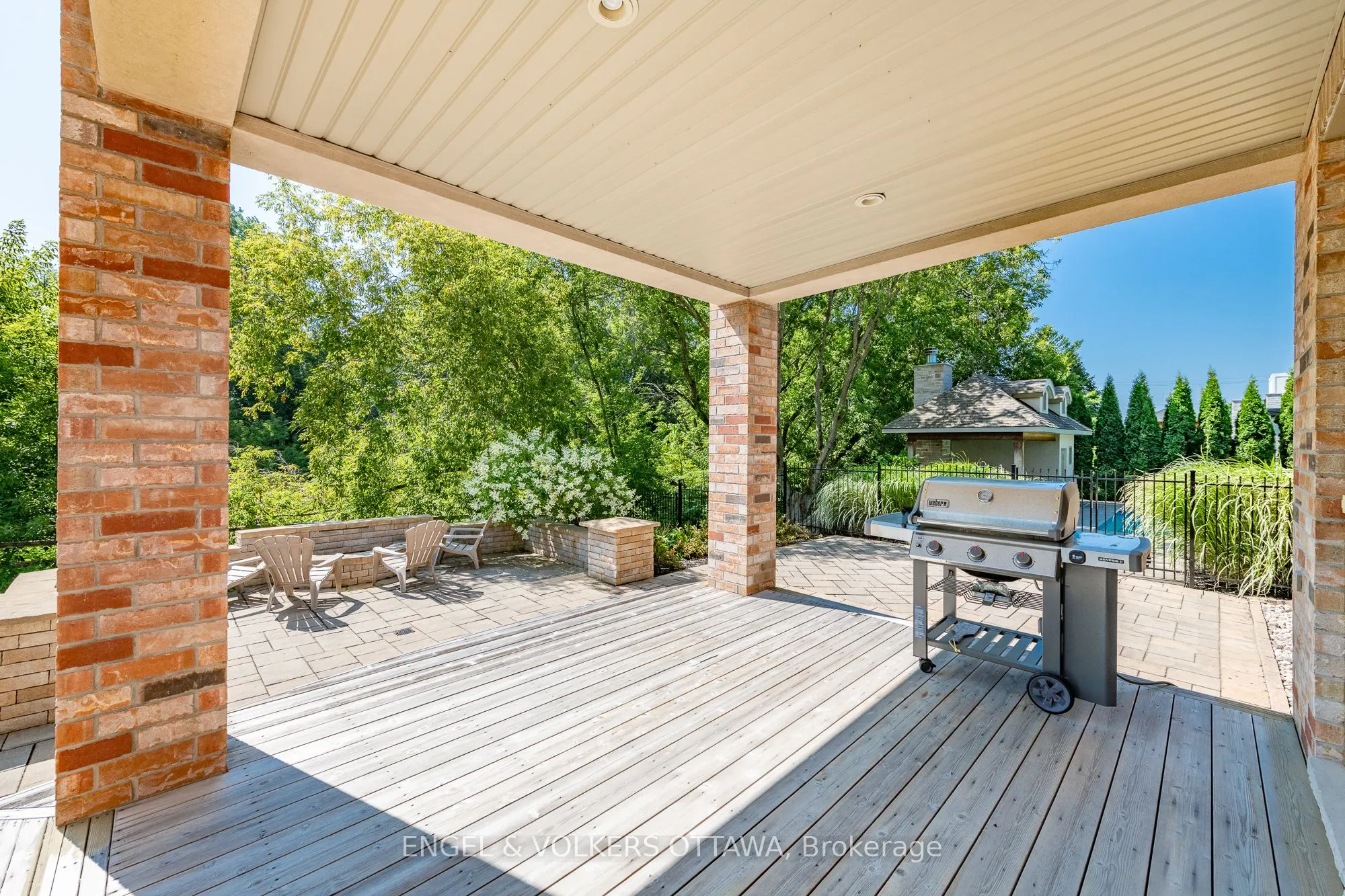 110 GRAY WILLOW Place