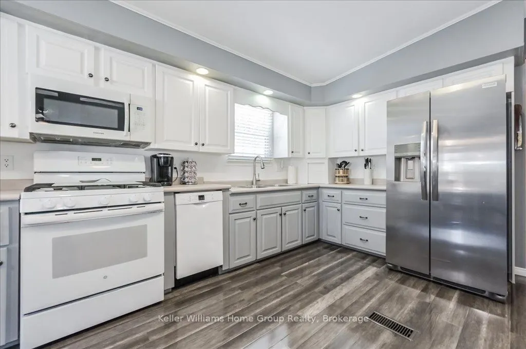 536 Poplar Place