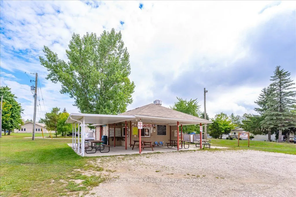 536 Poplar Place