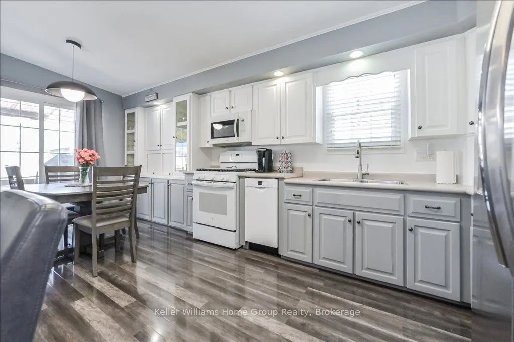 536 Poplar Place