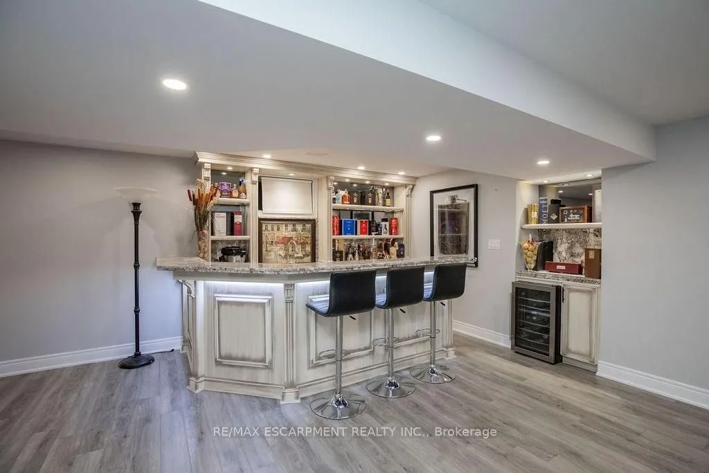 160 Wills Crescent