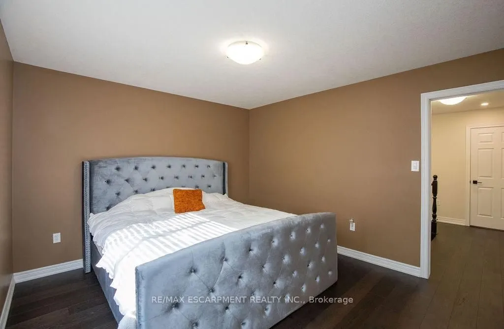 160 Wills Crescent