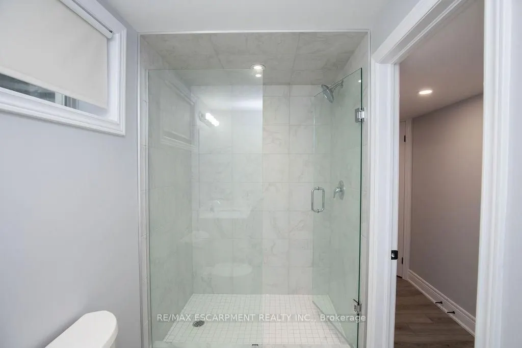 160 Wills Crescent