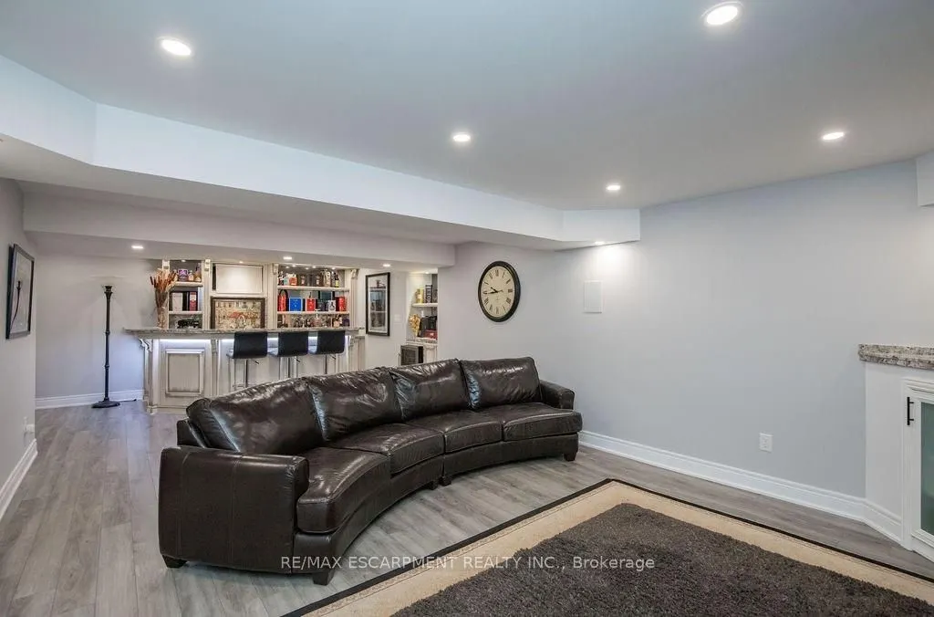 160 Wills Crescent