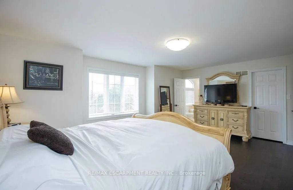 160 Wills Crescent