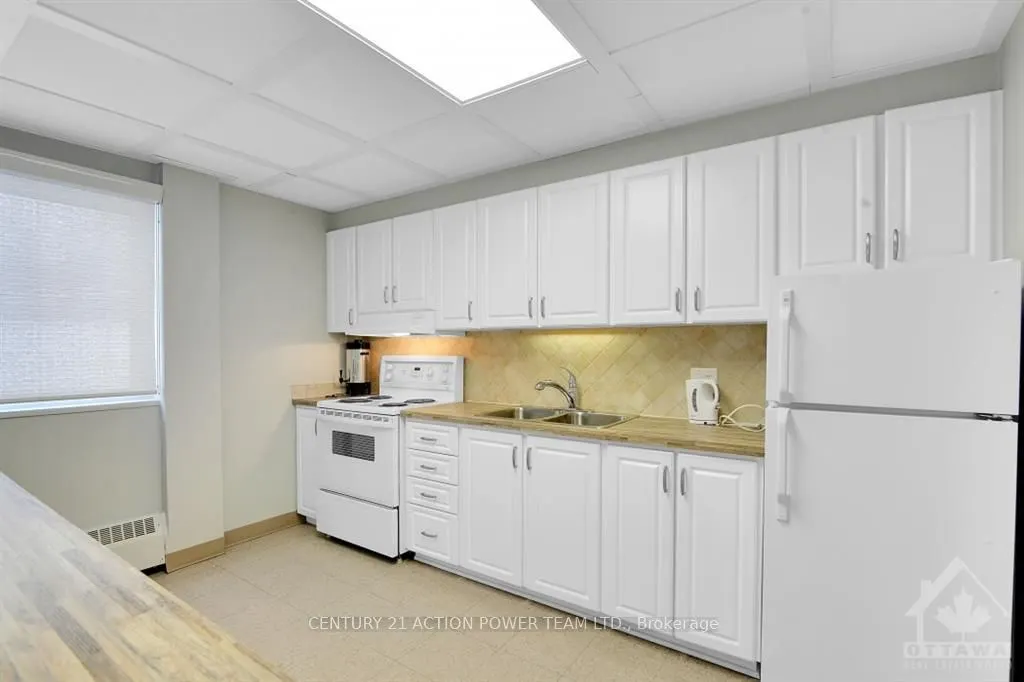 915 Elmsmere Road, #707
