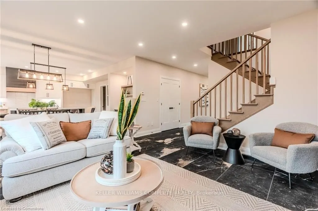 7 BARTLETT Avenue