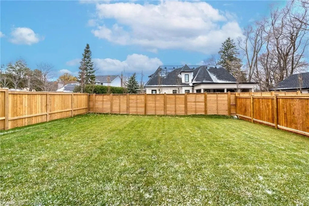 7 BARTLETT Avenue