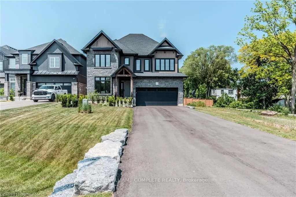 7 BARTLETT Avenue