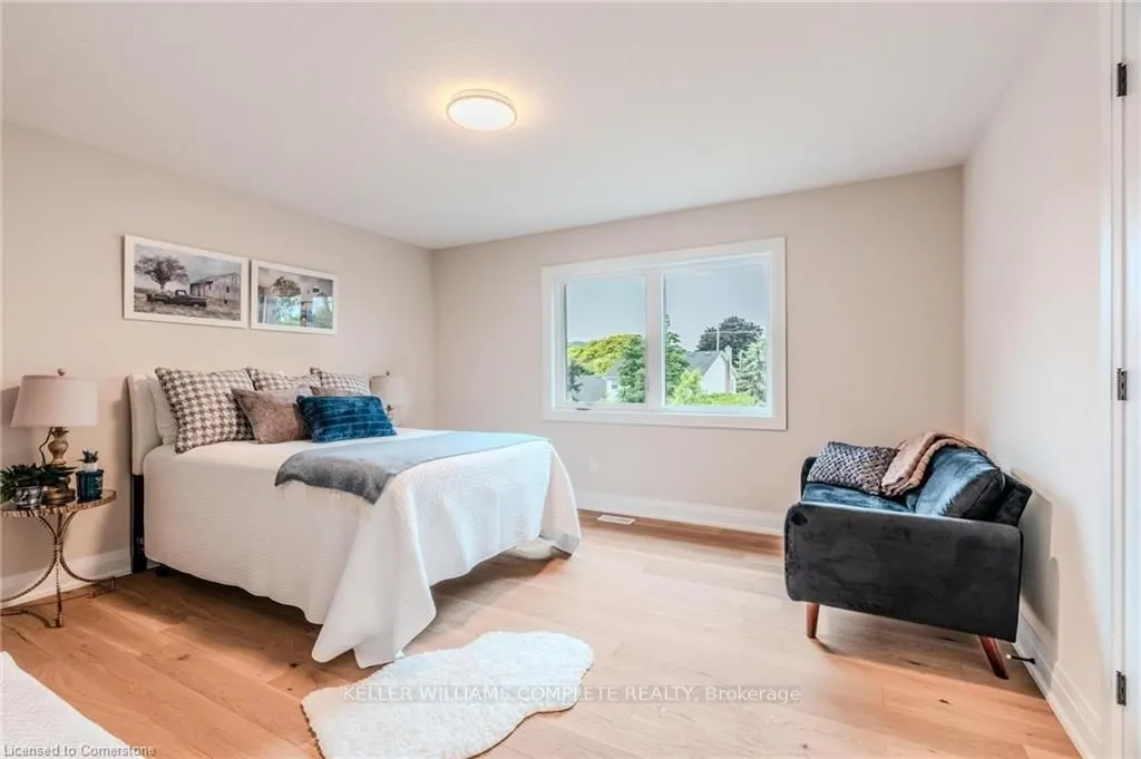 7 BARTLETT Avenue