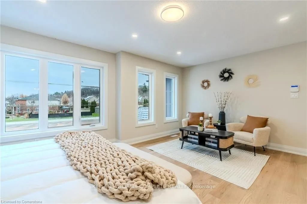 7 BARTLETT Avenue