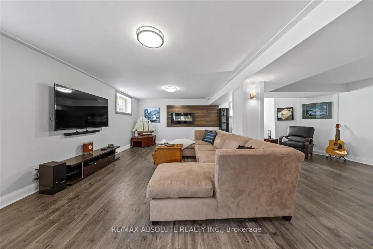 706 Bridleglen Crescent