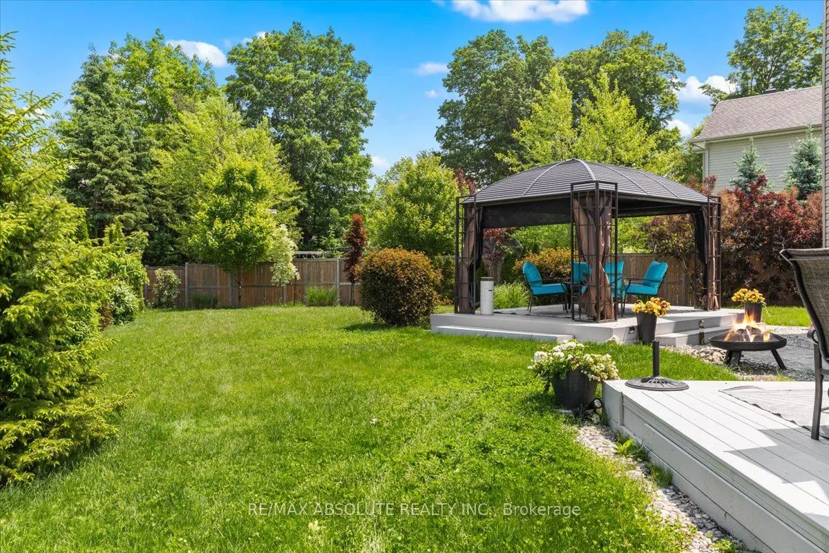 706 Bridleglen Crescent