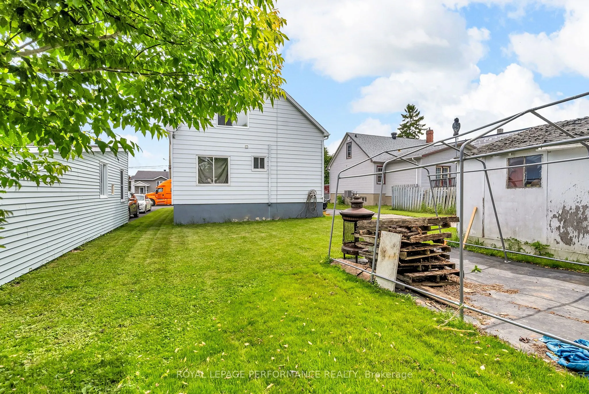 420 Carleton Street