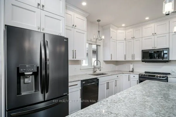 10 Briarwood Crescent