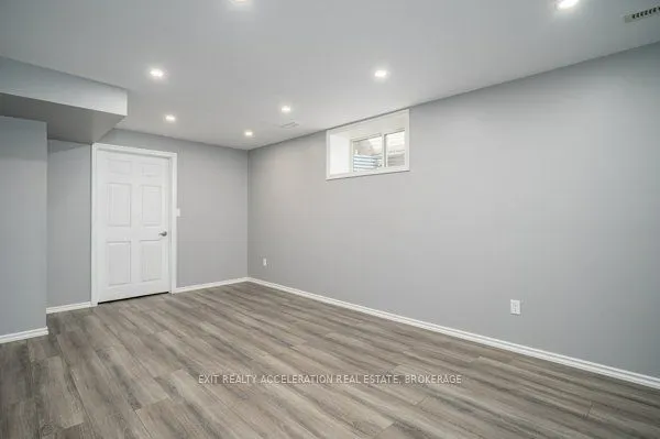 10 Briarwood Crescent