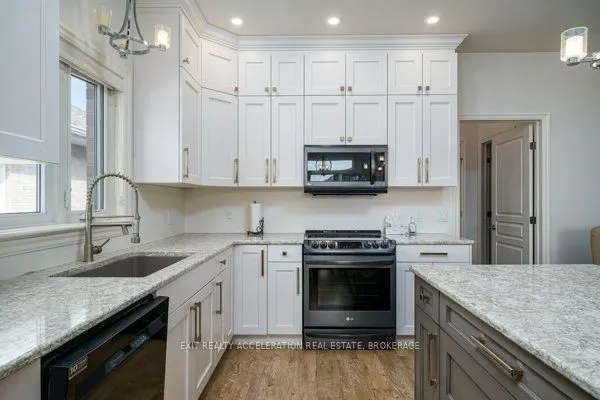 10 Briarwood Crescent