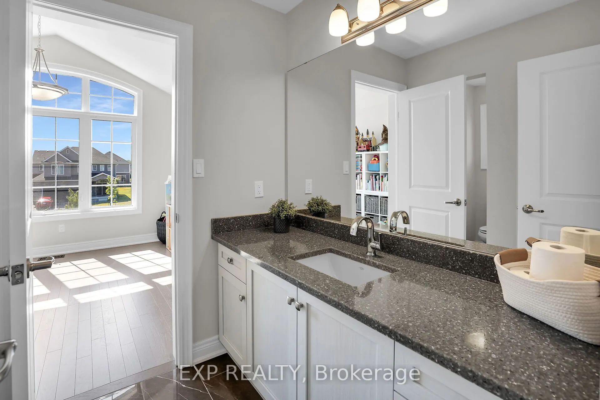 3608 Carolinia Court