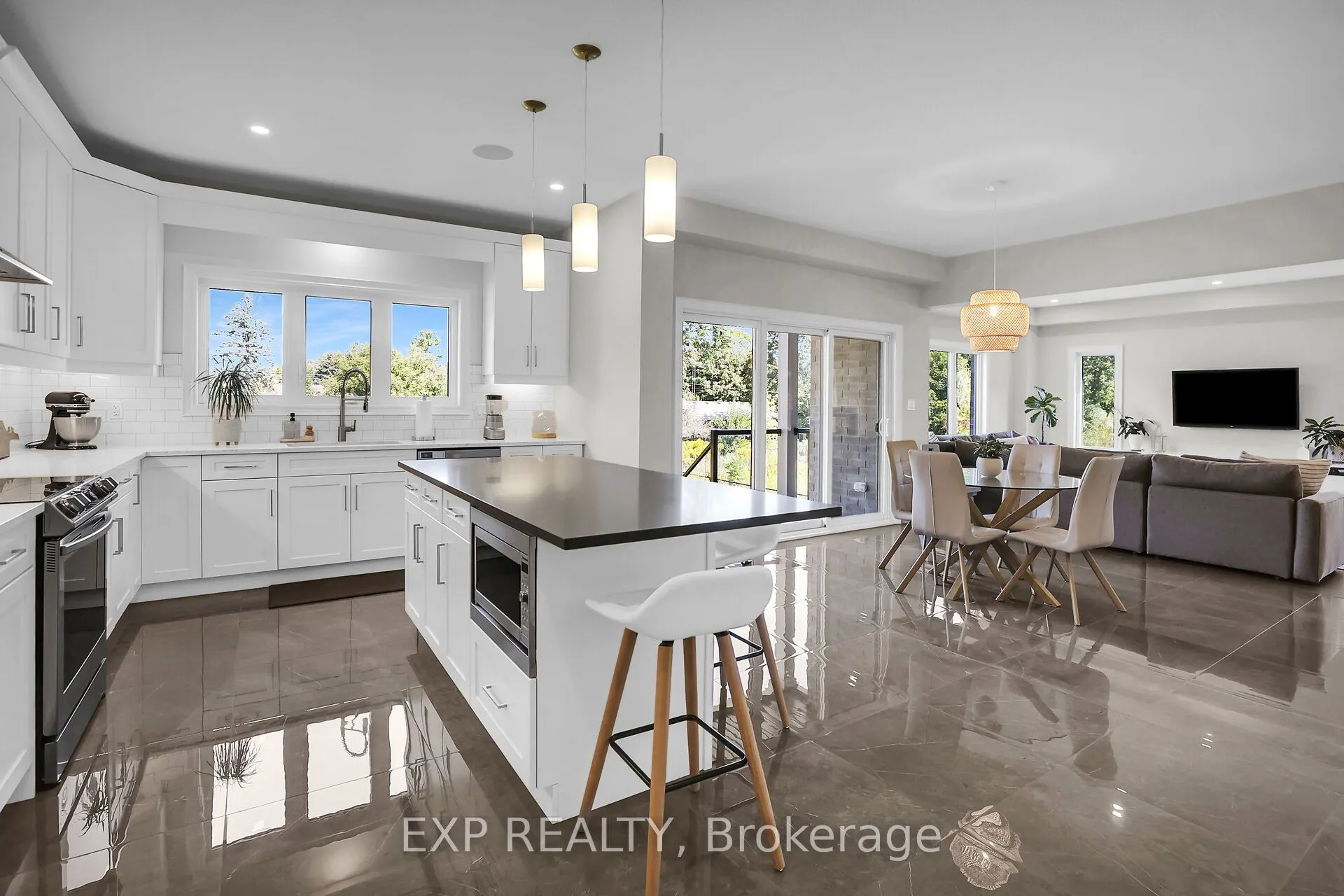 3608 Carolinia Court