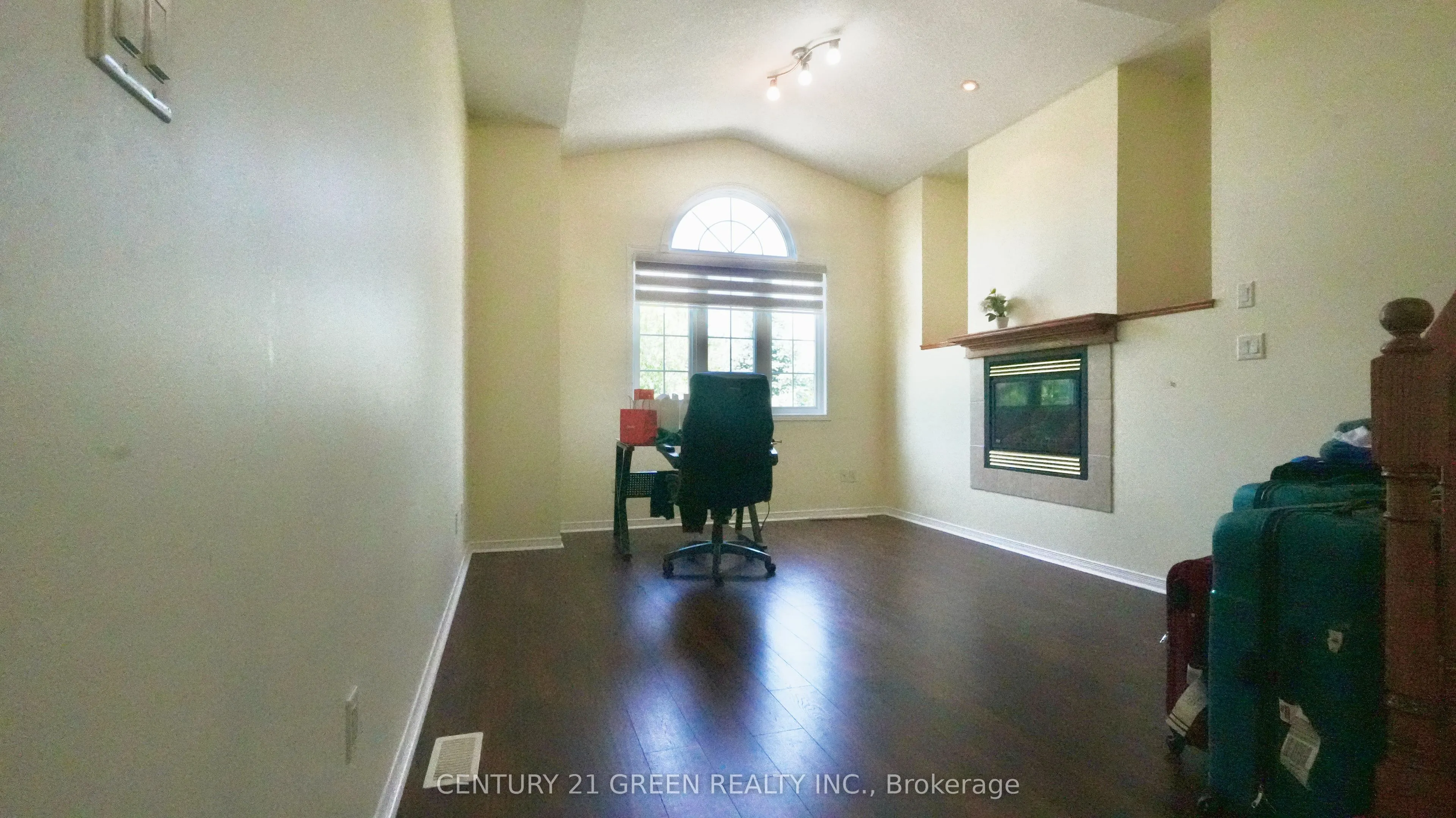 419 Tealby Crescent