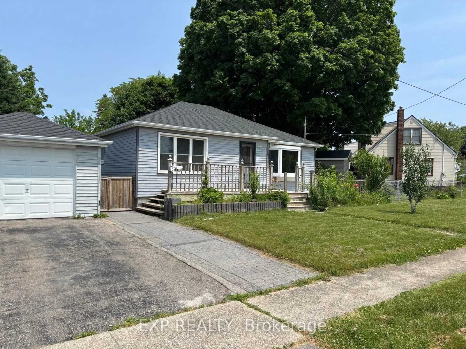 5648 Royal Manor Drive