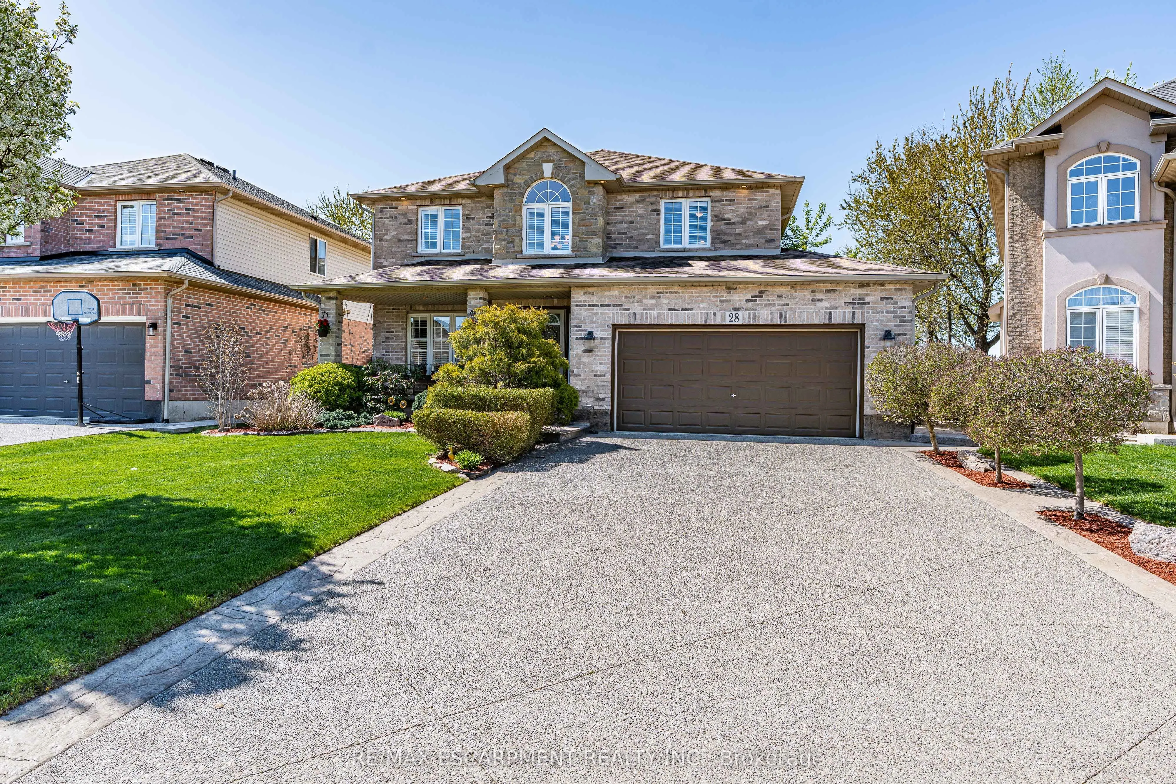 28 Edgecroft Crescent