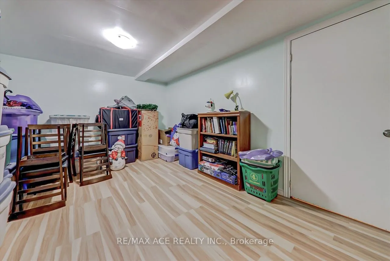 60 Pochon Avenue