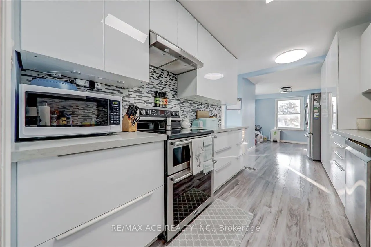 60 Pochon Avenue