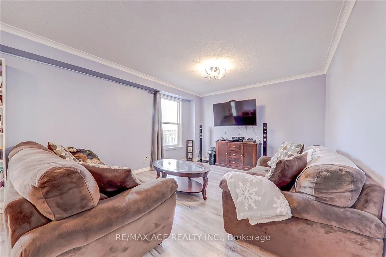 60 Pochon Avenue