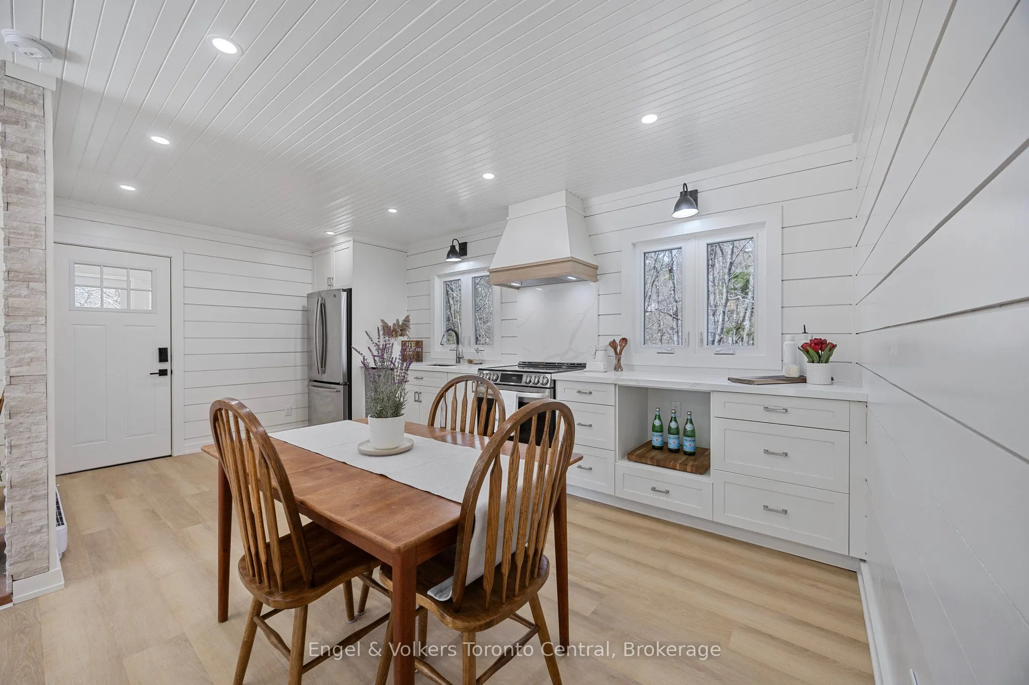 2481 Falkenburg Road