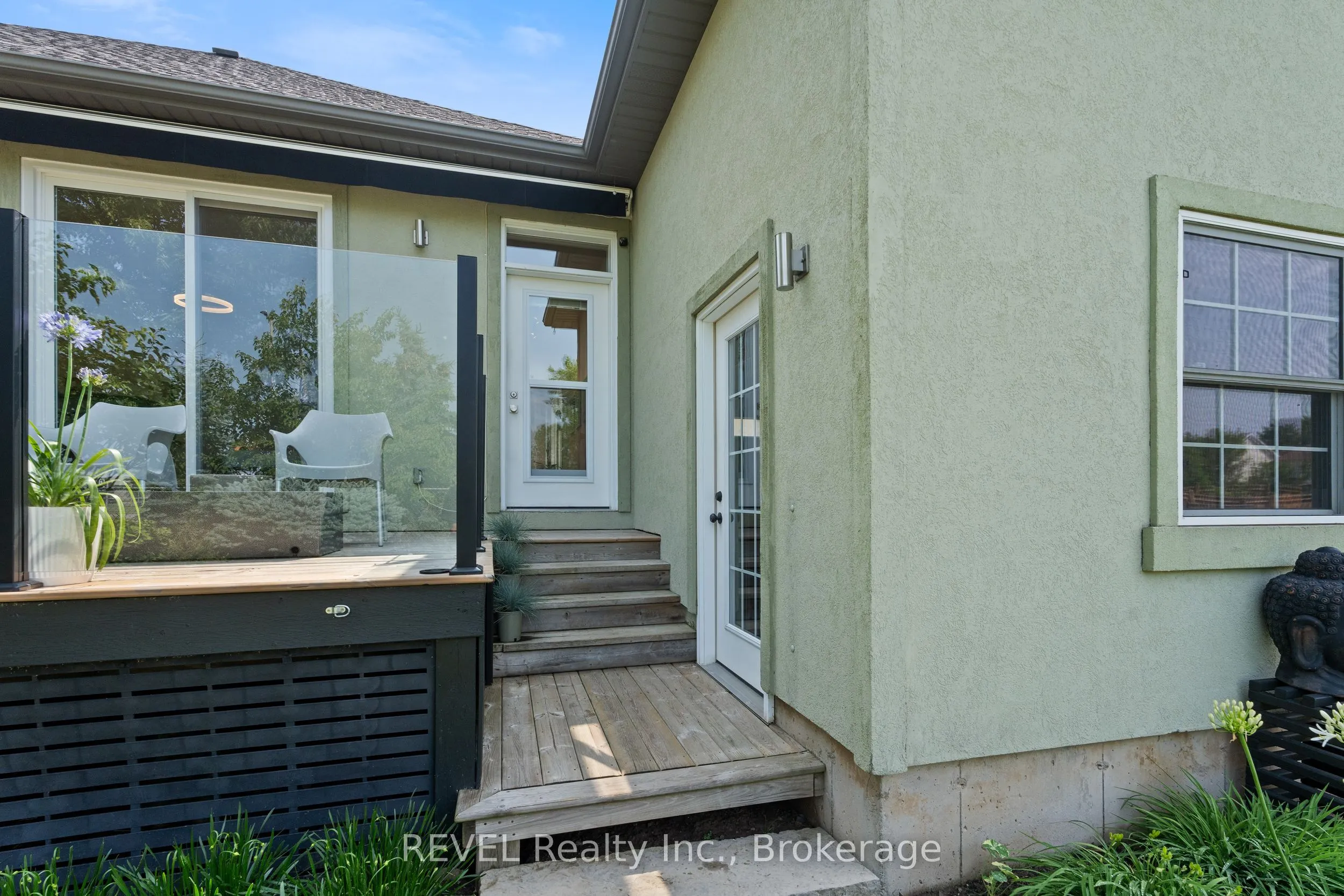 34 Raiana Drive
