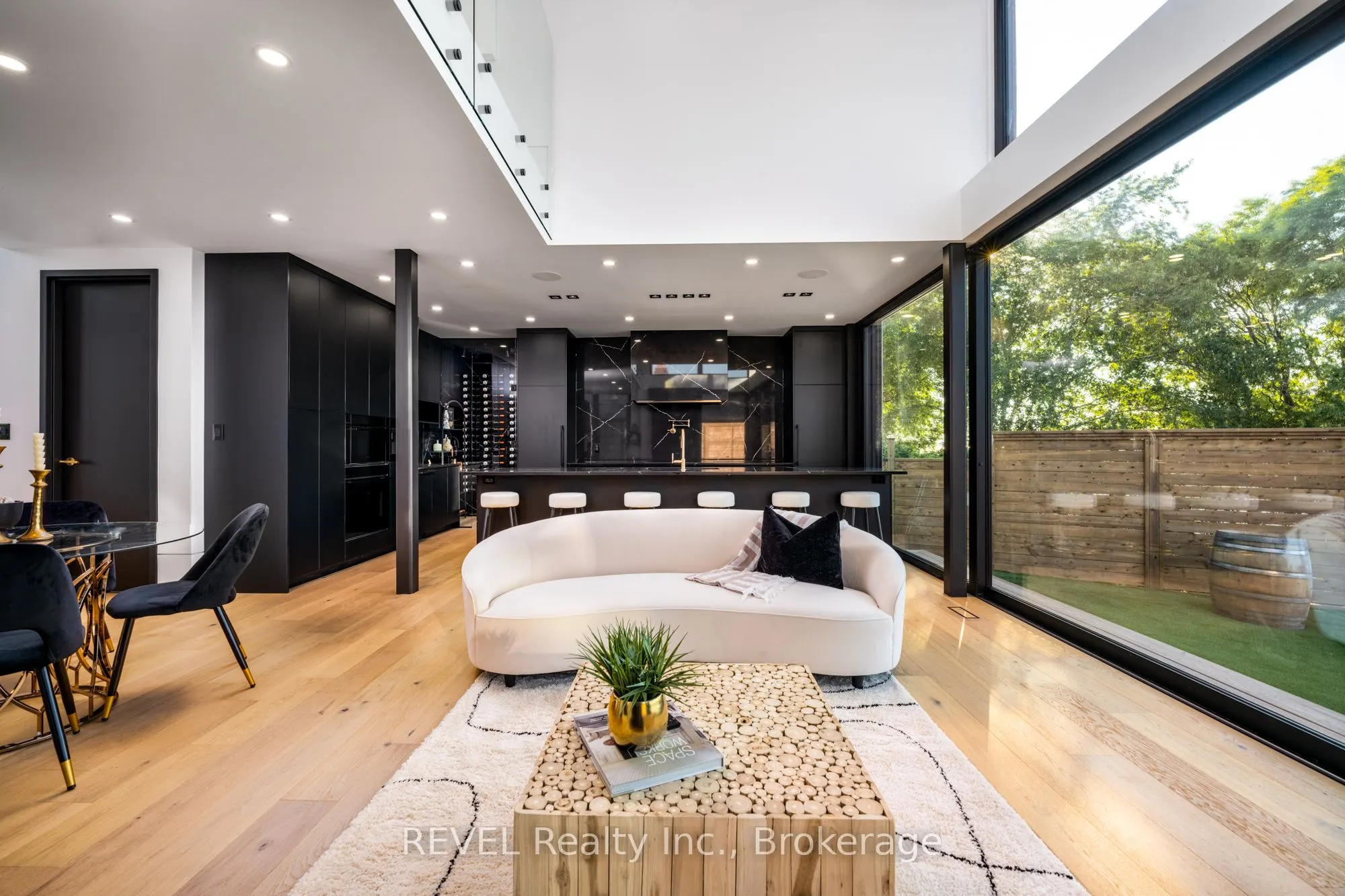 6 Firelane 11a Street