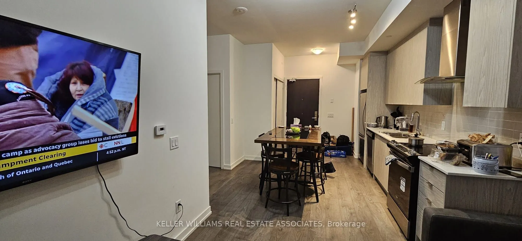 55 Duke Street W, #409