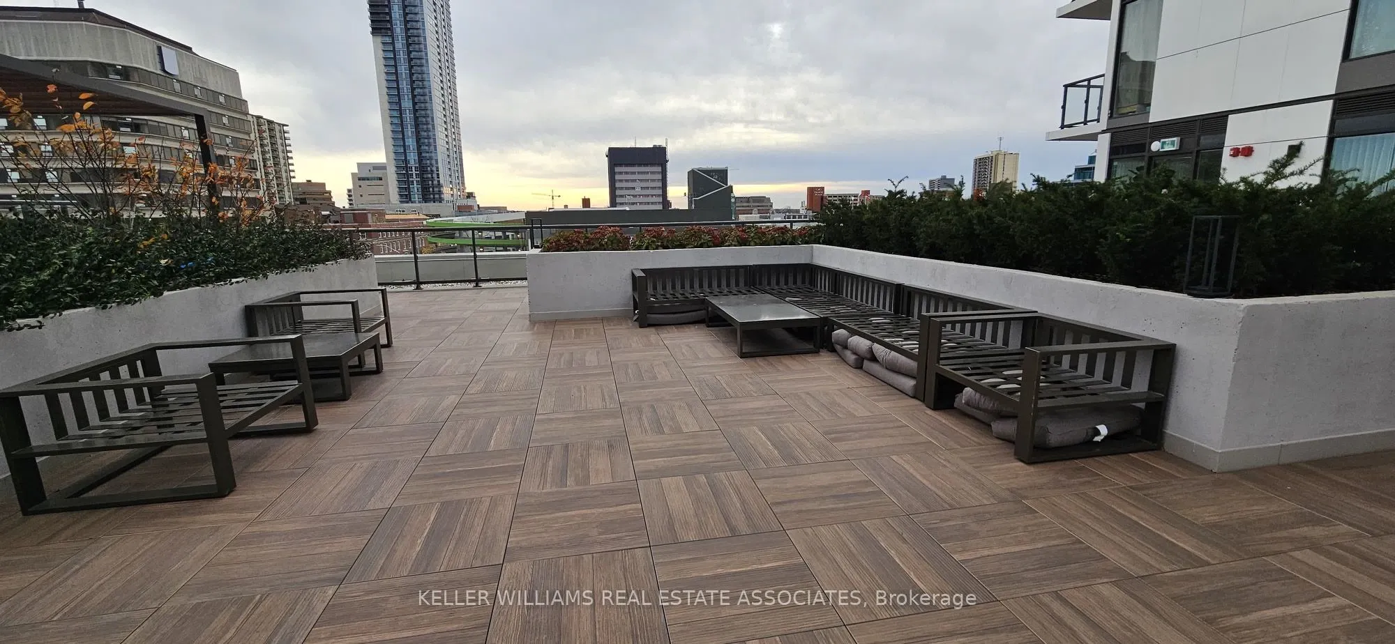55 Duke Street W, #409