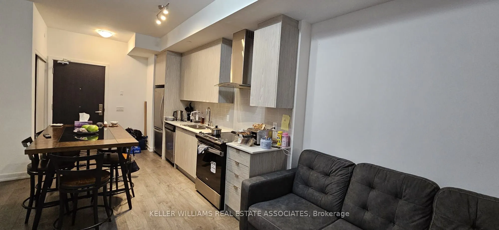 55 Duke Street W, #409