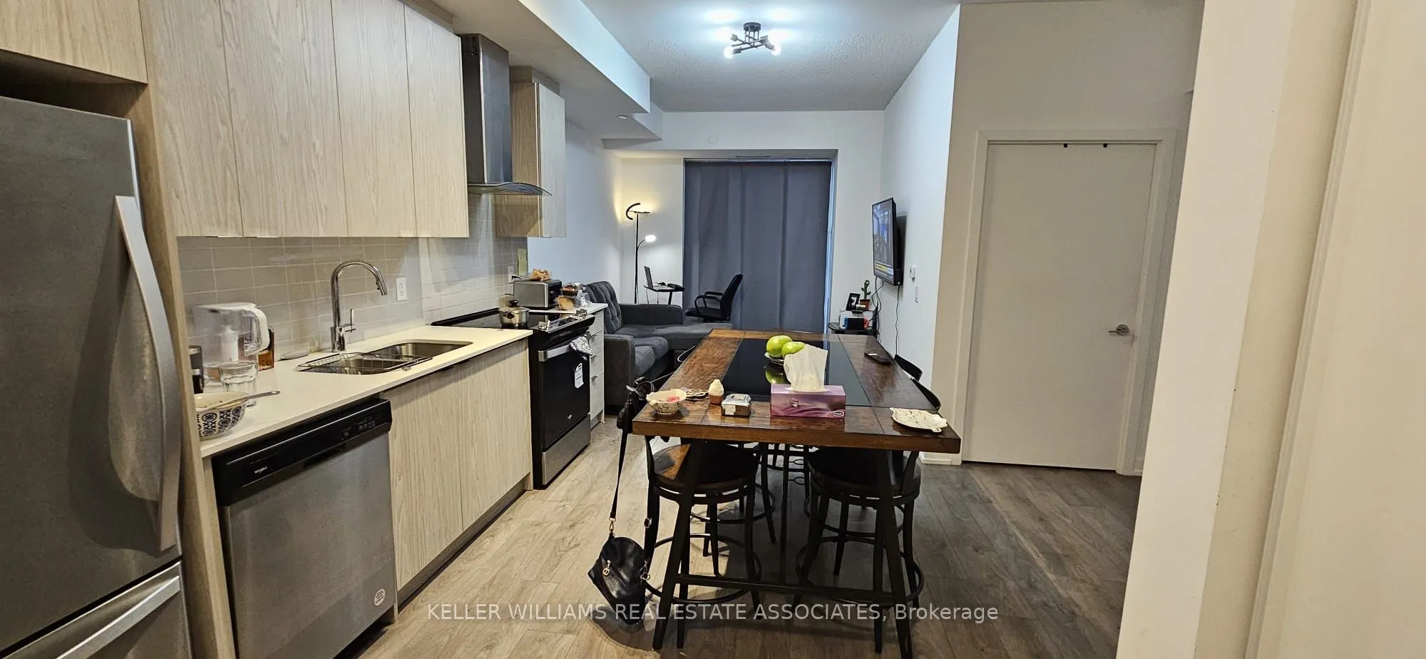 55 Duke Street W, #409