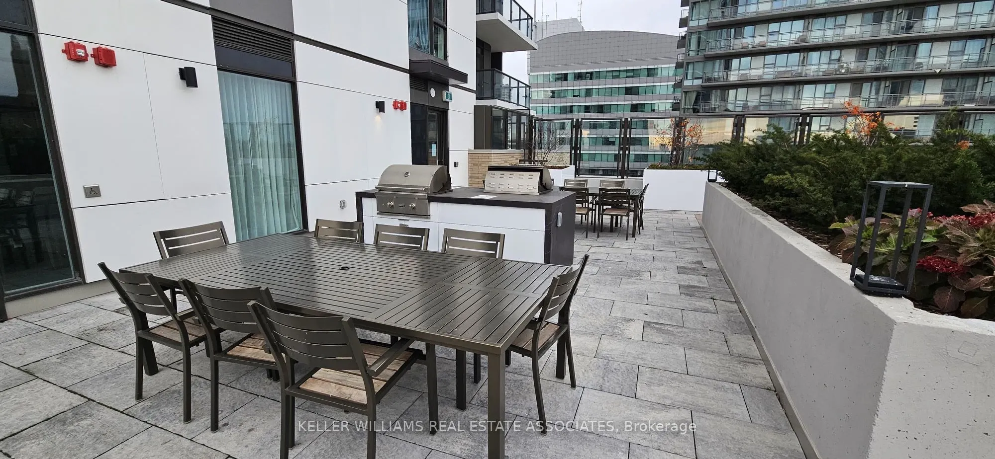 55 Duke Street W, #409