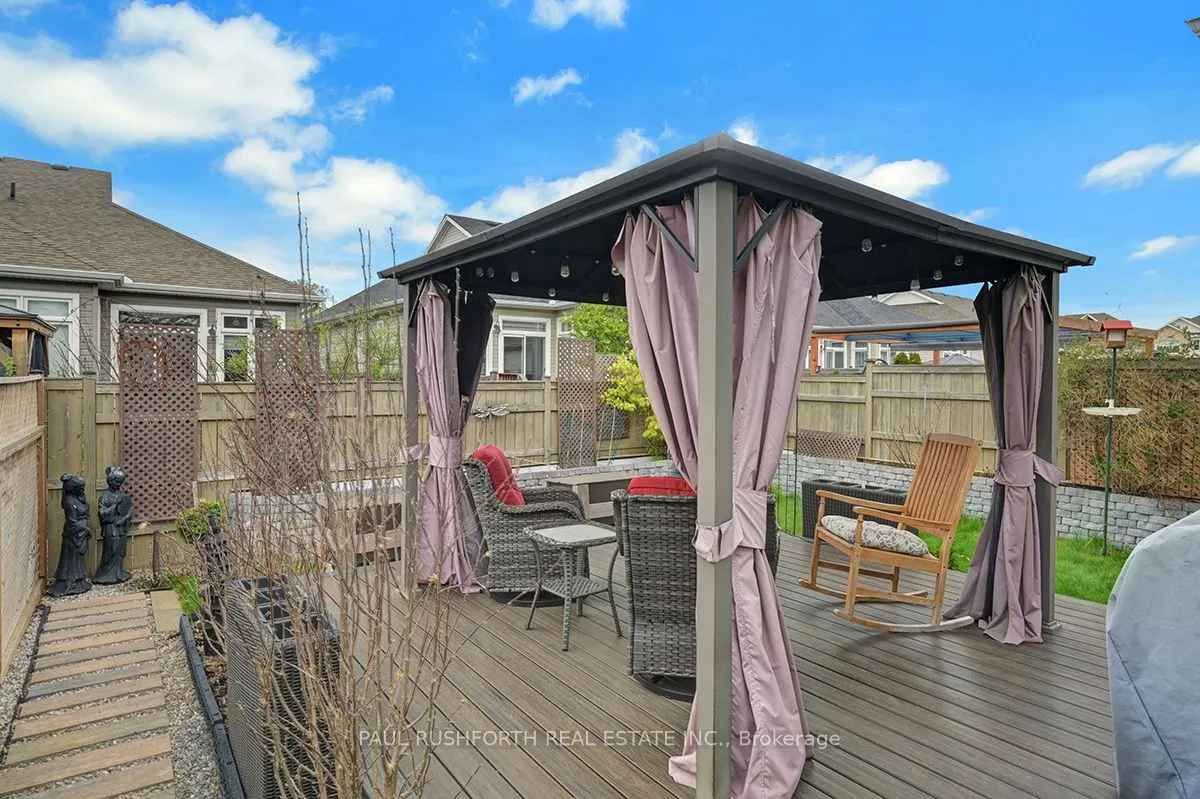552 Silverbell Crescent