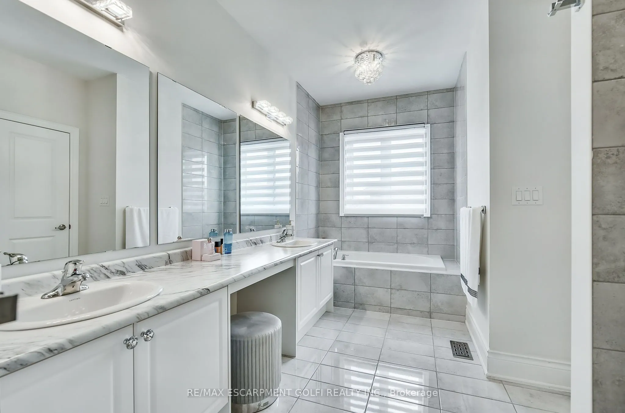 39 Avanti Crescent