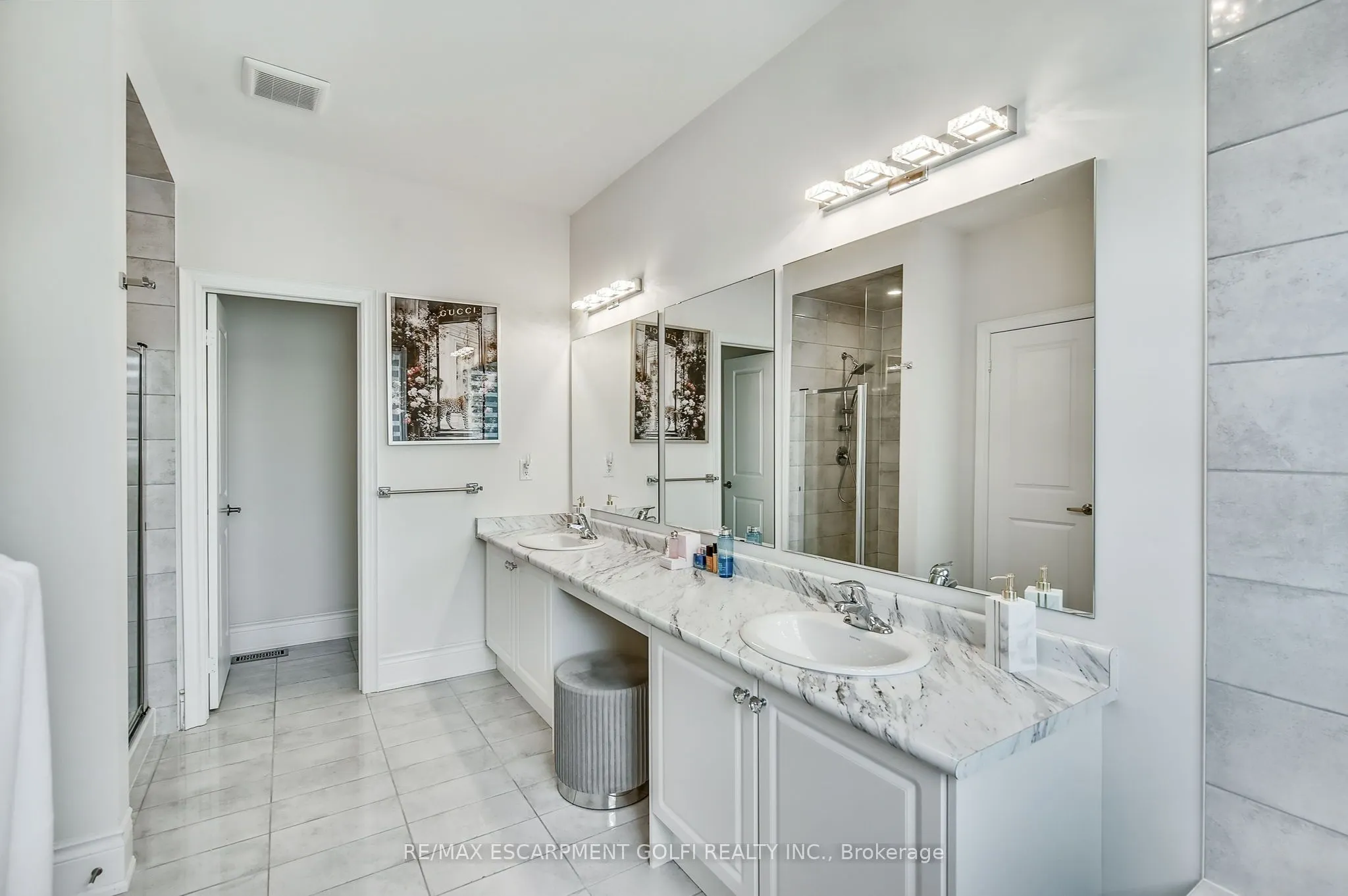 39 Avanti Crescent